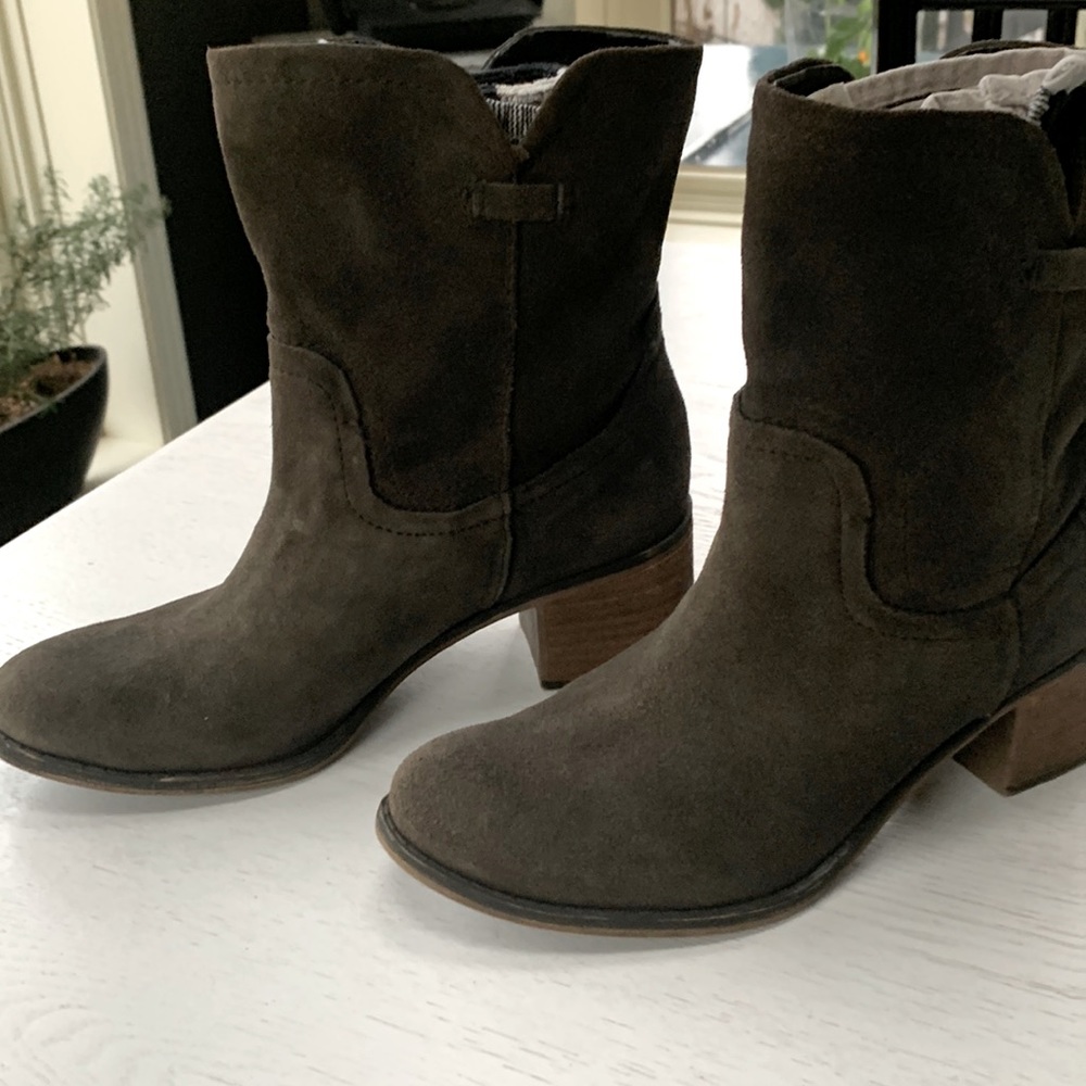 Franco Sarto grey suede booties GUC